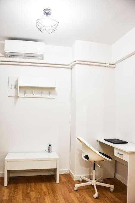 Newly Renovated-City Center Apartment Athens Exterior photo