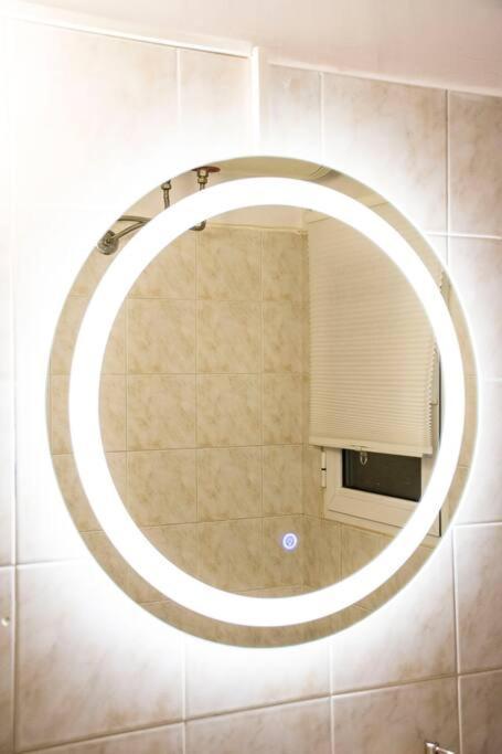 Newly Renovated-City Center Apartment Athens Exterior photo